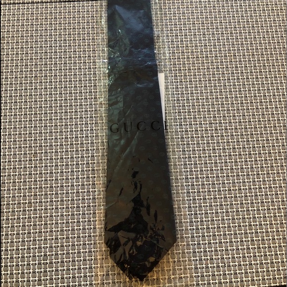 Gucci Silk Tie With Green GG Pattern - Picture 2 of 4